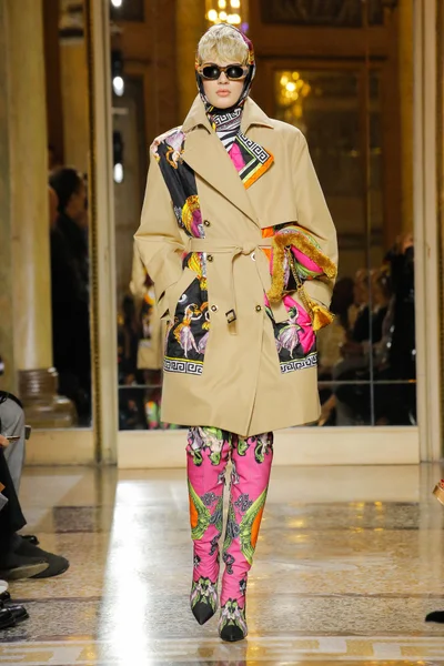 Look 30